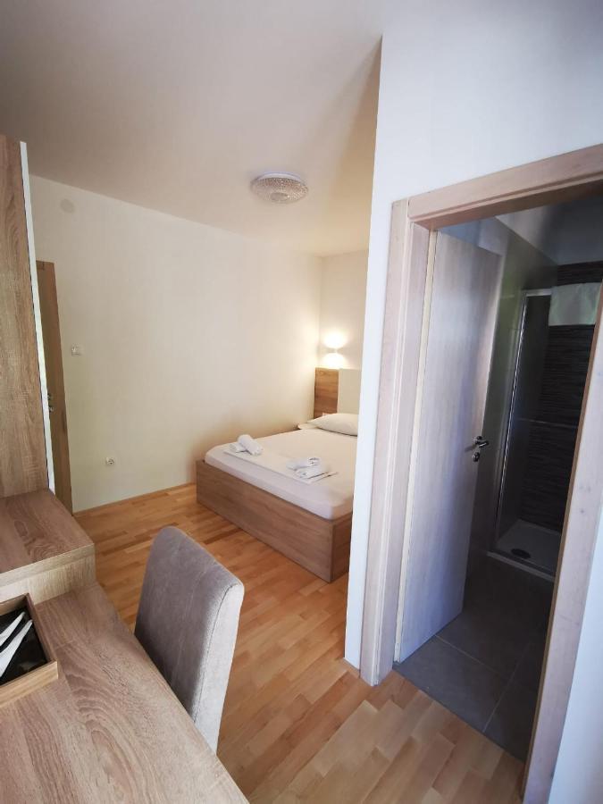Apartments And Rooms Kod Mate Tribanj-Kruscica Zewnętrze zdjęcie