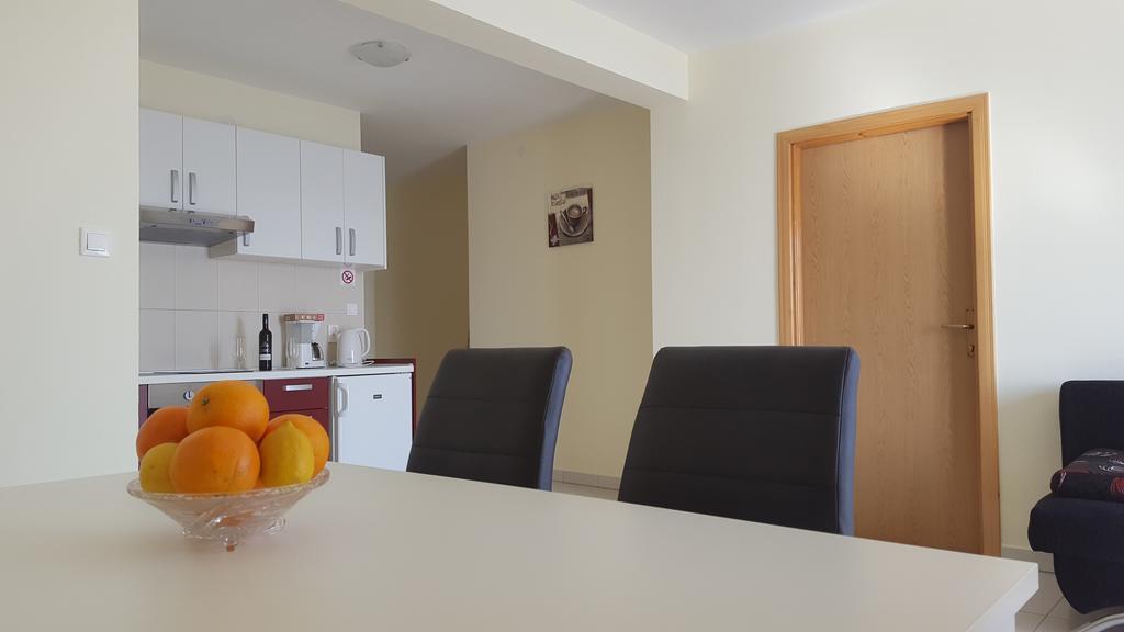 Apartments And Rooms Kod Mate Tribanj-Kruscica Zewnętrze zdjęcie